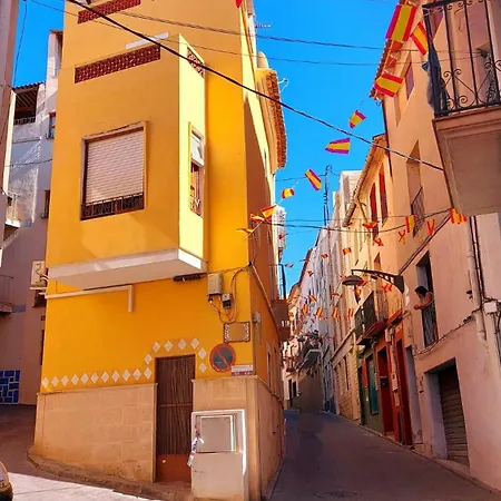 Casa Amarilla * Callosa de Ensarria